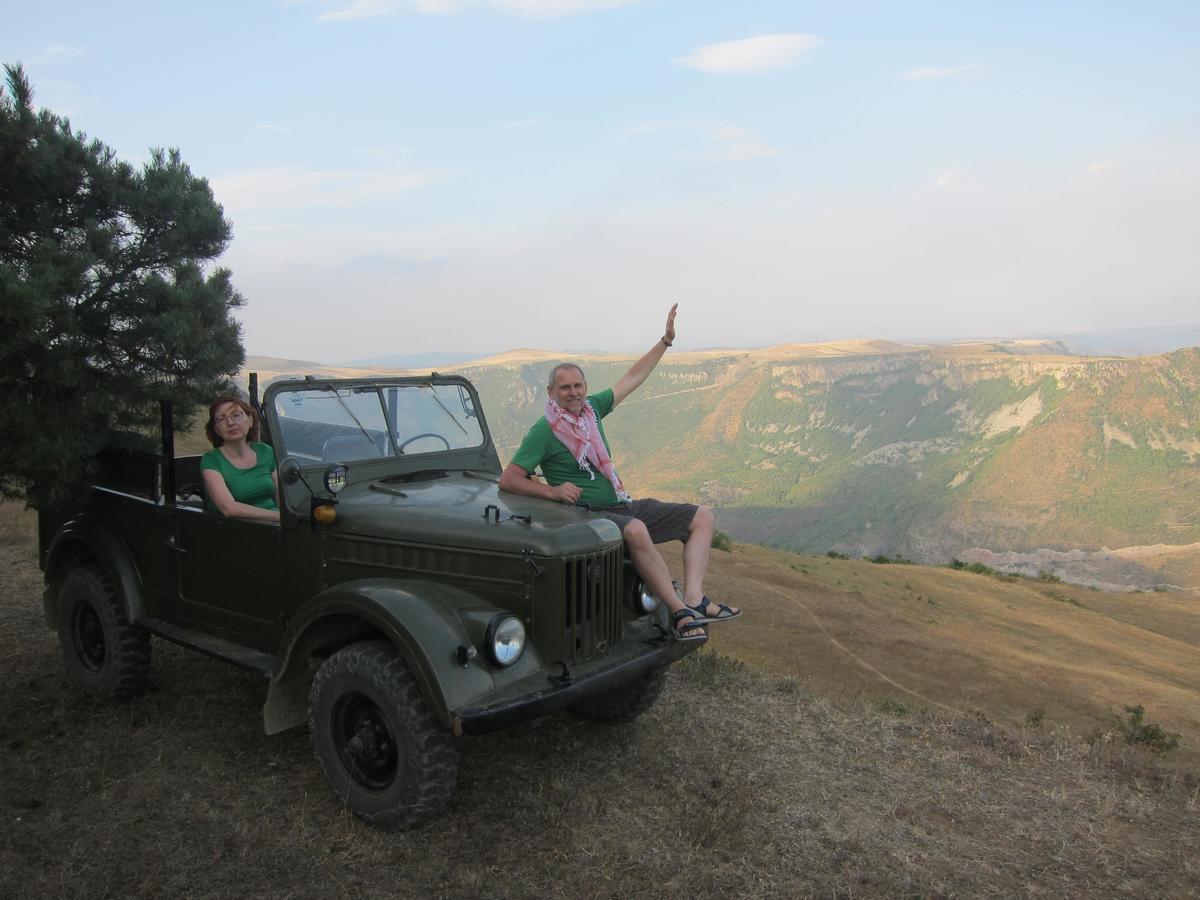 Saro B&B&Safari Tours Tat'ev Exterior foto