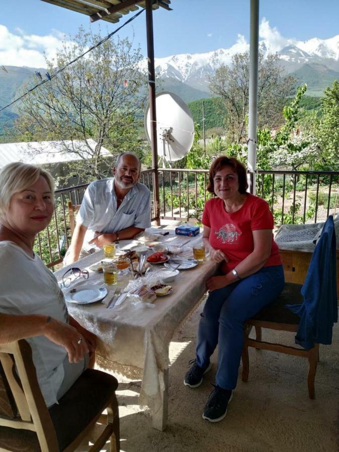 Saro B&B&Safari Tours Tat'ev Exterior foto