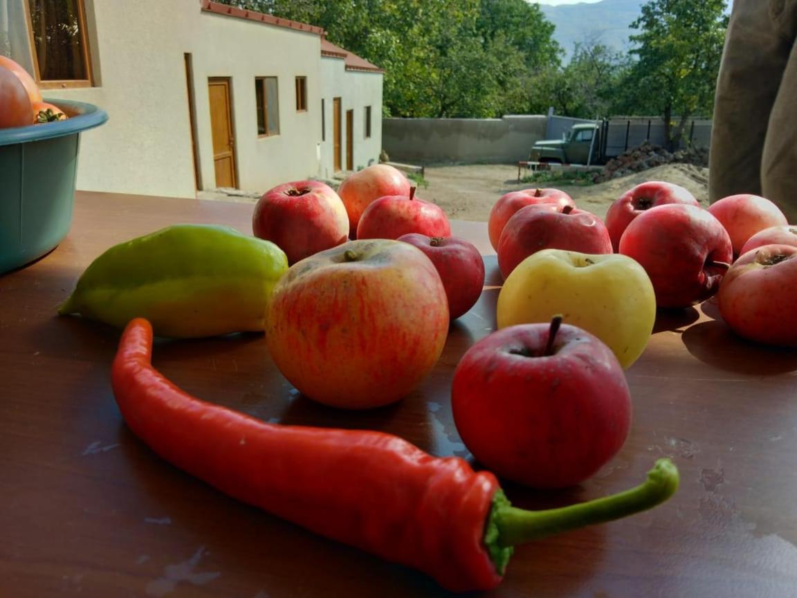 Saro B&B&Safari Tours Tat'ev Exterior foto